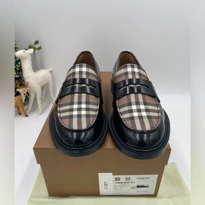 Men’s Burberry black vintage check penny loafers size 41.5 made in Italy